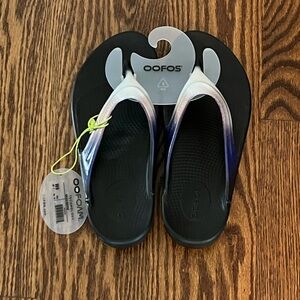 OOFOS OOlala Luxe Flip Flop - Women's Size 9, Calypso Purple